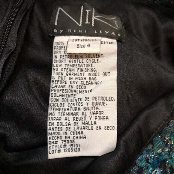 Ladies formal dress - Picture 5 of 6